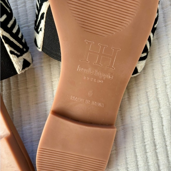 Haute Hippie Women’s Slide Boho Sandals Size 6 Black and Ivory Aztec Print - Picture 9 of 11